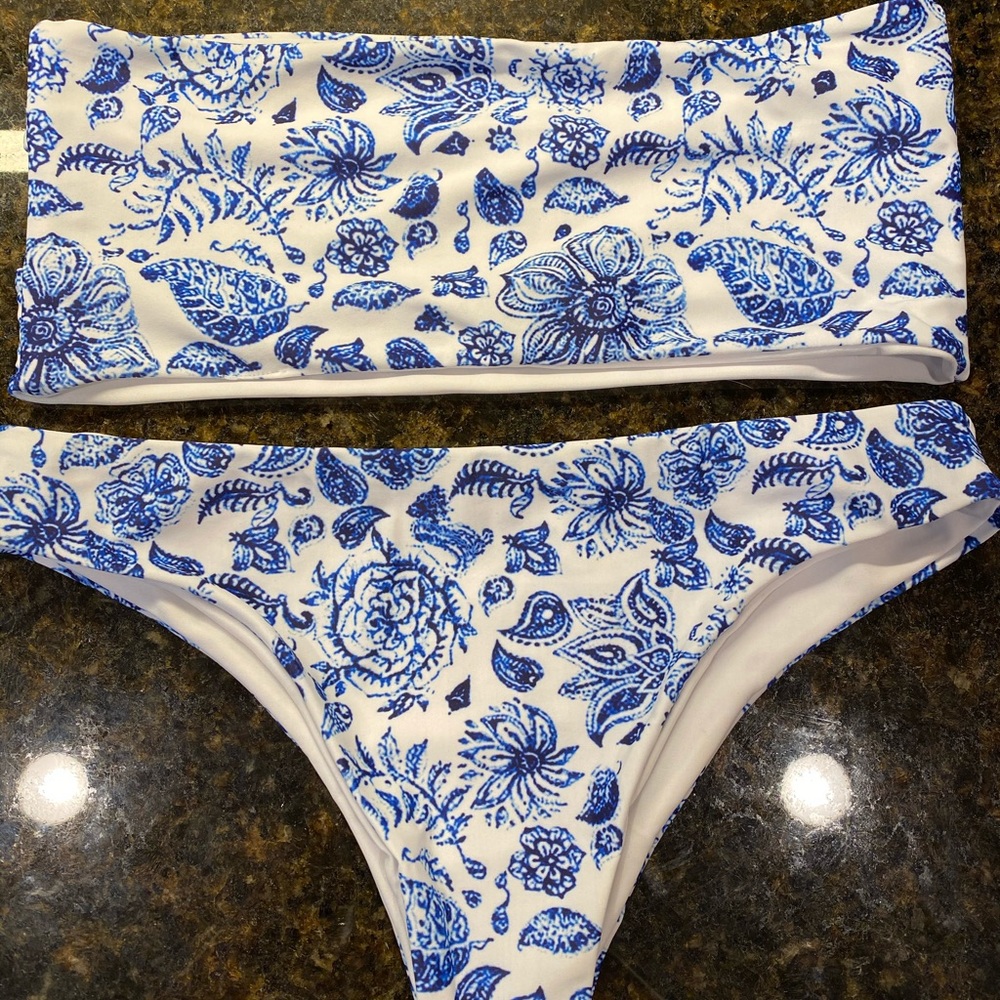Floral bandeau bikini